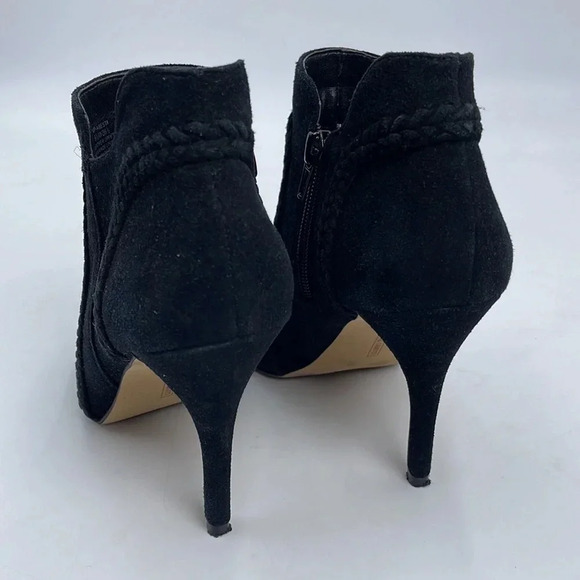 Vince Camuto Abesta Peep Toe Ankle Bootie - Picture 3 of 7
